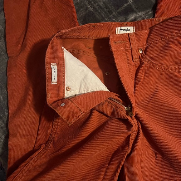 Corduroy Wranglers Heritage Fit - Picture 4 of 5